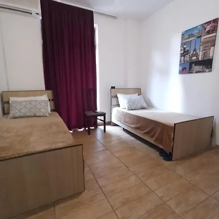 Skanderbeg Square Residences בית אירוח *